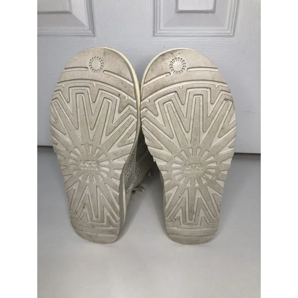 UGG Limited Edition Bailey Bow Boots Silver With Crystal Like‎ Gems Women's Sz 5